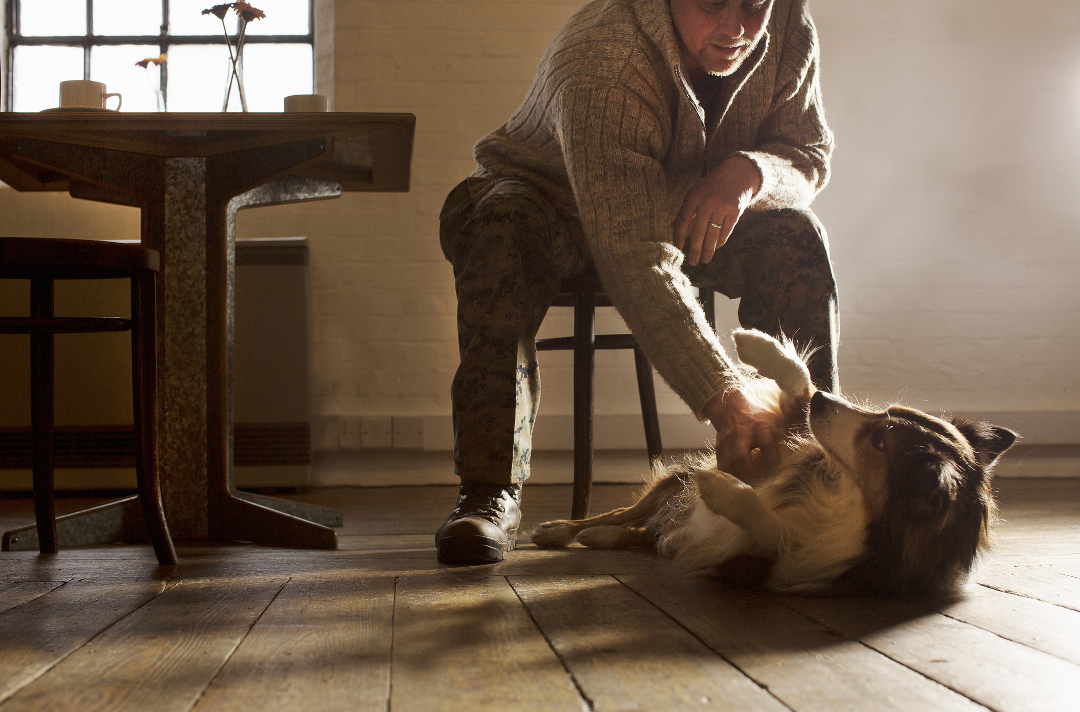 Hombre con su perro.