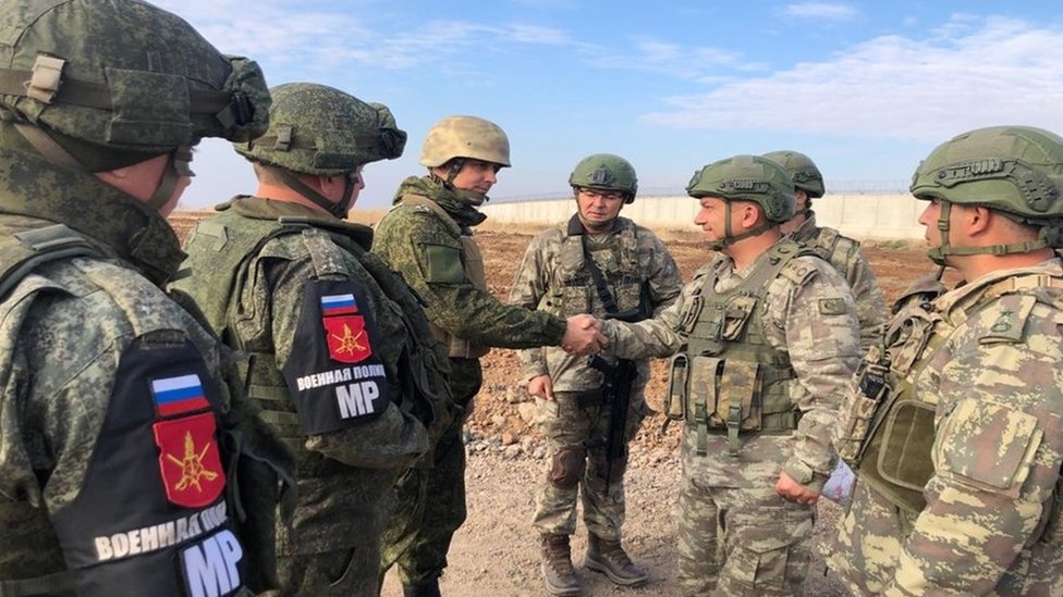 Rusya'nın kuzeyinde Türk ve Rus askerleri zaman zaman birlikte devriye geziyor