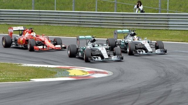 Nico Rosberg leads the Austrian Grand Prix