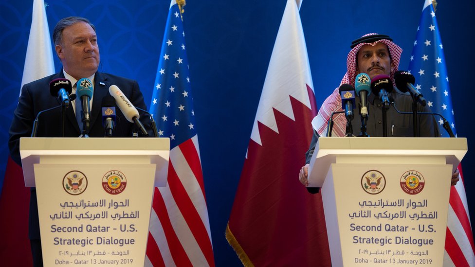 وزير الخارجية الأمريكي، مايك بومبيو، مع نظيره القطري، محمد بن عبد الرحمن آل ثاني، خلال زيارته الدوحة