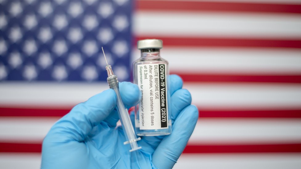 فيروس كورونا: دراسة أمريكية تثبت أن لقاحي "فايزر" و"موديرنا" لا علاقة لهما بحالات الوفاة بعد التطعيم 4 لقاح