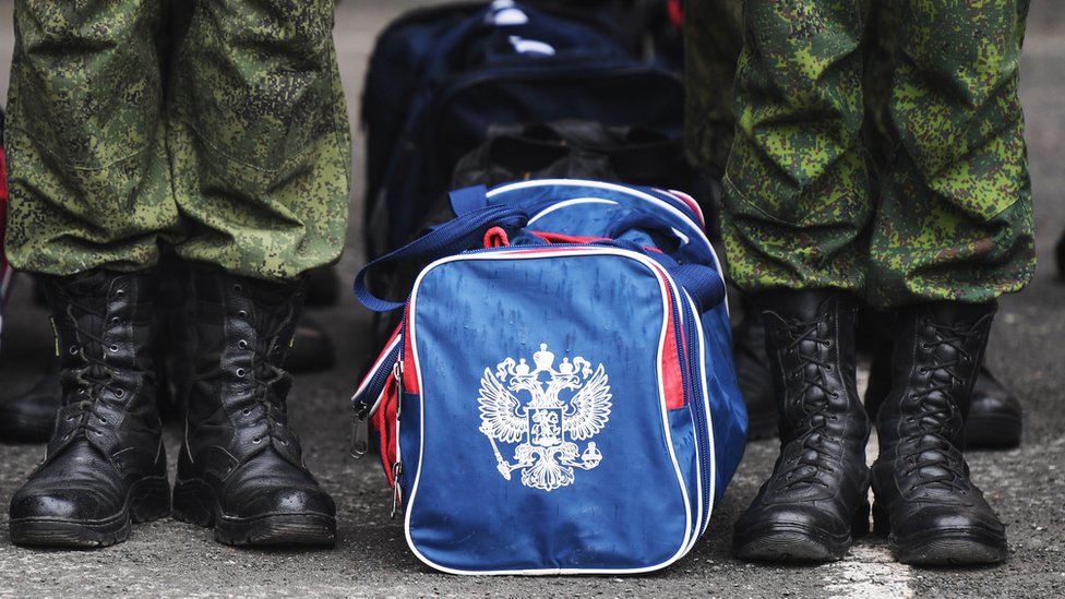 В российскую армию будут брать контрактников сразу после школы. Госдума меняет закон