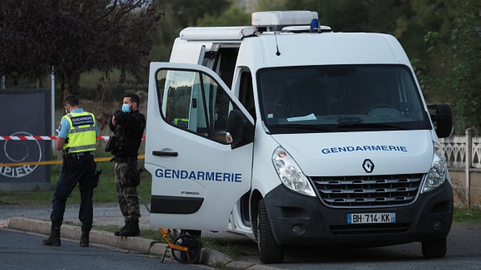 France plane crash: Five killed after mid-air collision near Tours - BBC  News