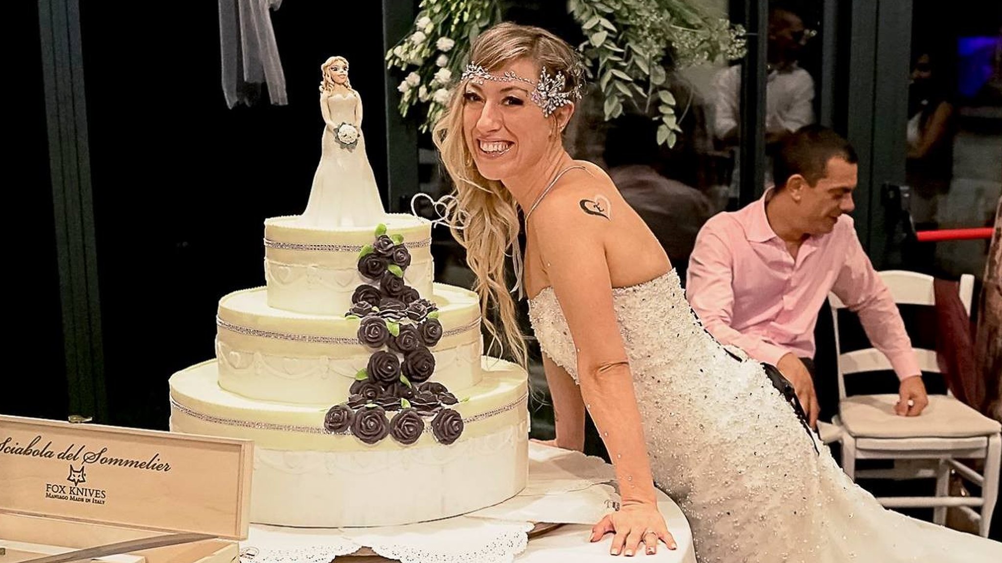 Italy woman marries herself in fairytale without prince image