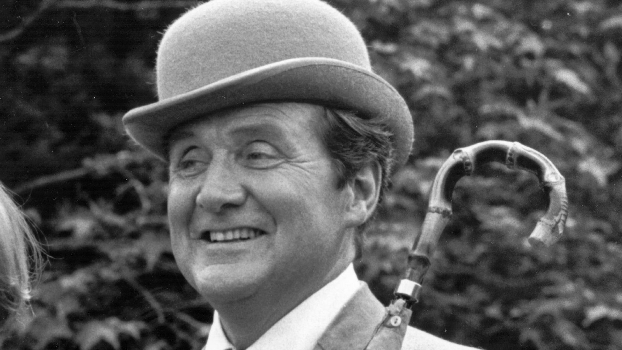 Morreu Patrick Macnee da série de televisão Os Vingadores - Notícias de  televisão e séries - filmSPOT