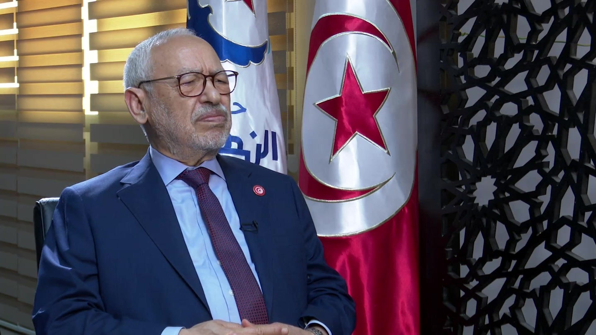 راشد الغنوشي لبي بي سي: حياد الجيش والأمن قد لا يطول إذا ما تحرّك الشارع في تونس 1 راشد الغنوشي 2