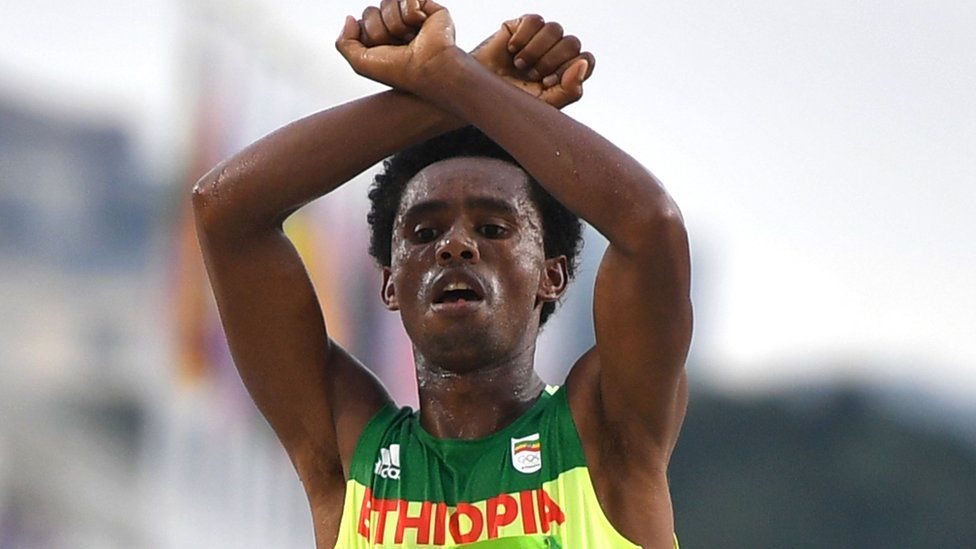 Etiyopya'da iki ünlü atletten hükümete takviye: İsyancılarla savaşa katılmaya hazırız