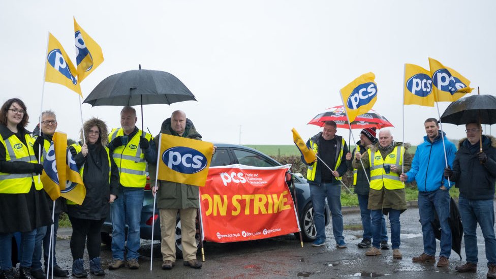 Airport strikes could go on for months, says PCS union boss