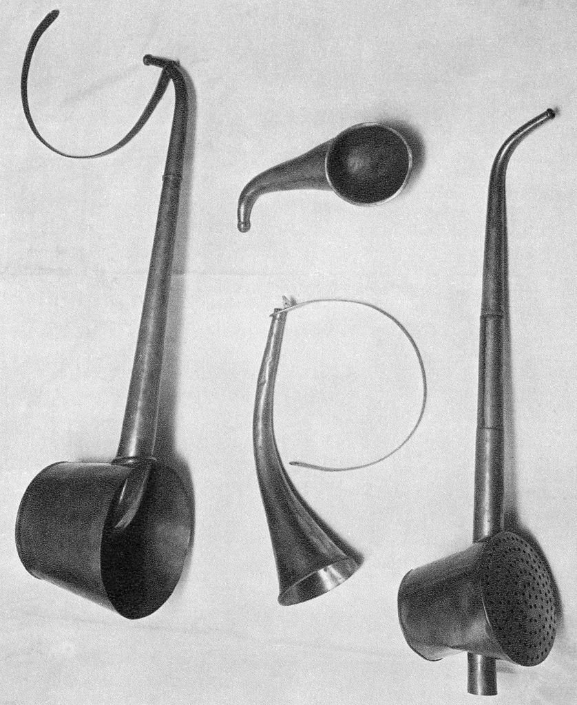 Beethoven'in müziği üzerinde çalışmak için kullandığı işitme cihazlarından bazıları