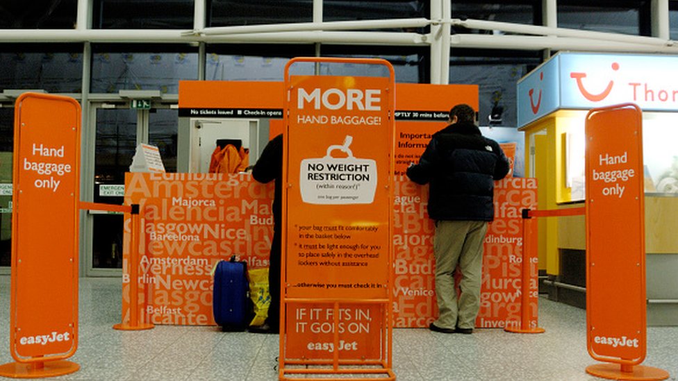 easyjet baggage claims department