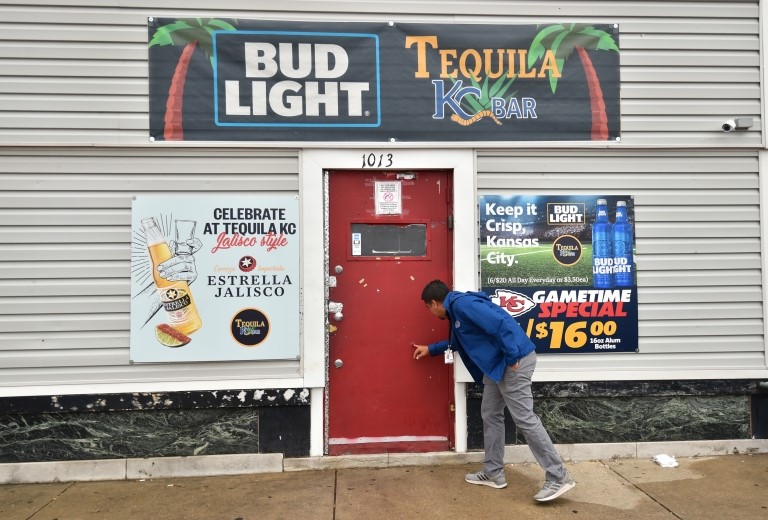 La fachada del bar Tequila KC en Kansas City, Estados Unidos