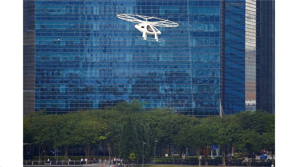 德國飛機製造商Volocopter推出的城市飛行車2019年在新加坡公開亮相。