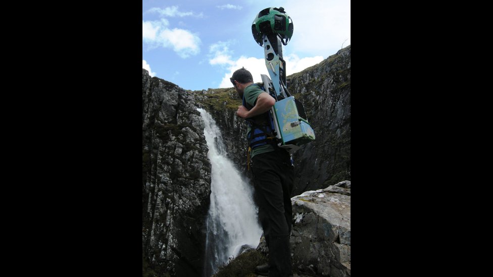 Саймон Гудолл с камерой Google Street View