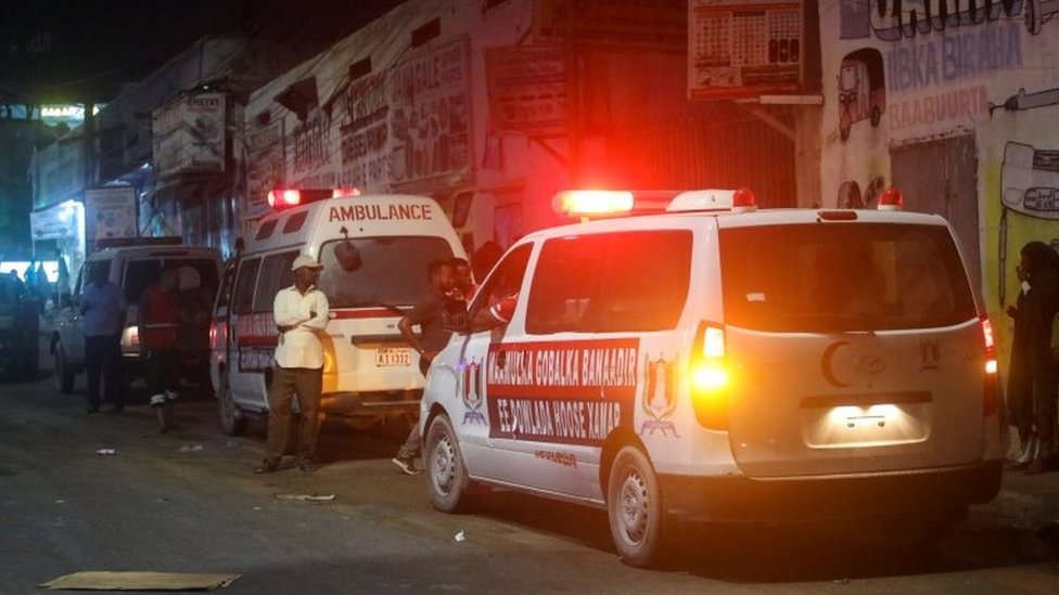 Somalia al-Shabab militants attack hotel in Mogadishu