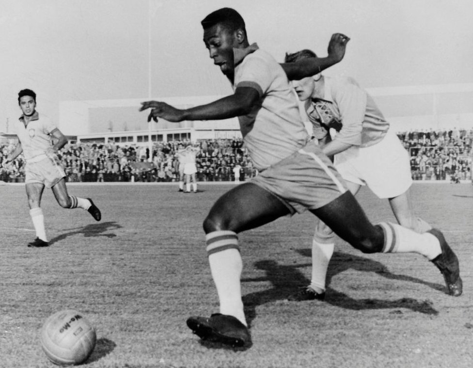 Pelé jugando con la selección de Brasil en 1958