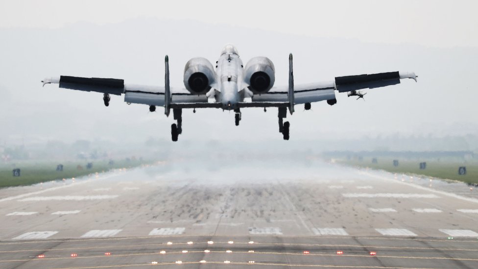 Avión estadounidense en Corea del Sur.