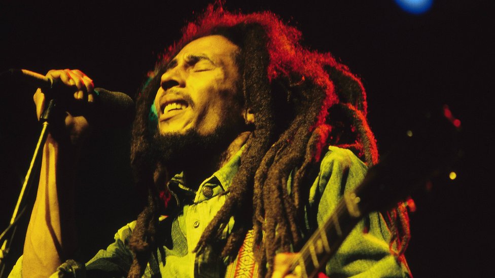 Marley cantando en Brighton días antes de su concierto en Dublín.