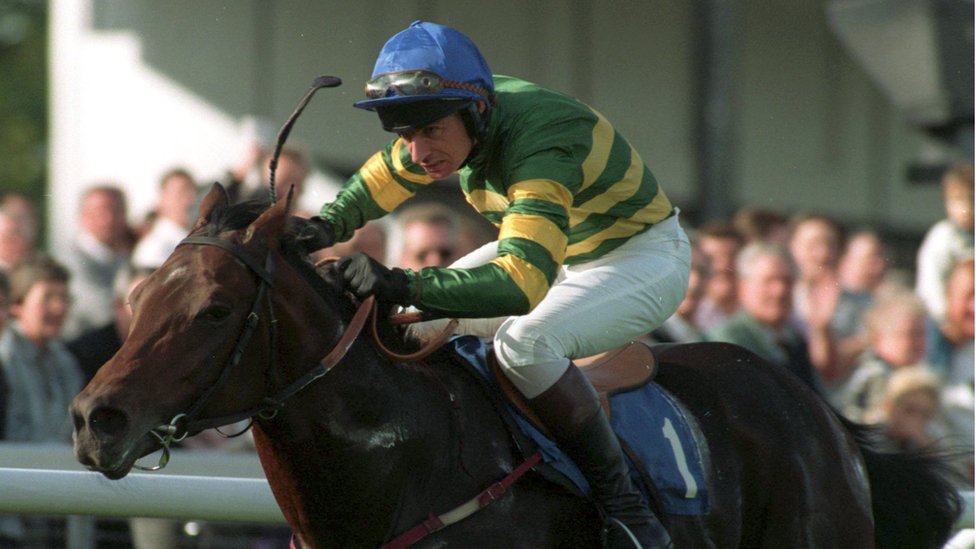 Declan Murphy había ganado todas las principales carreras de caballos en 1994 cuando tuvo un accidente casi fatídico. Declan Murphy
