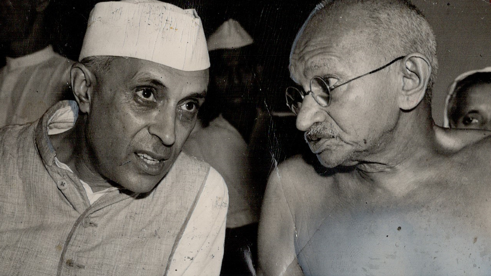 1940年代的印度獨立運動領袖甘地（右）和尼赫魯