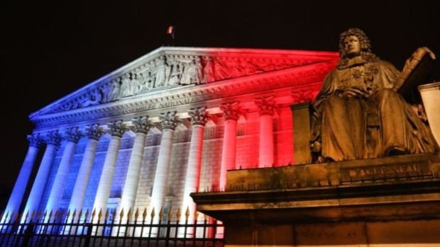 تمثال جان بابتيست كولبير أمام الجمعية الوطنية الفرنسية