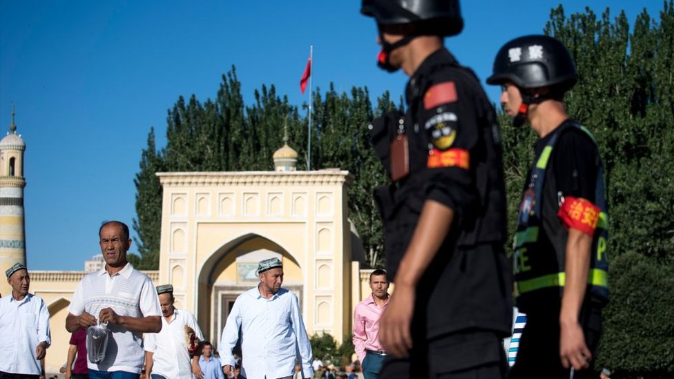 Polisi di Xinjiang sekarang memiliki cara untuk merekam data tentang wargany