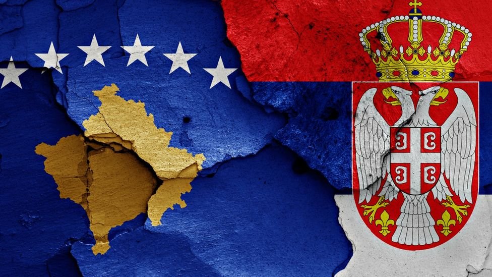 كوسوفو: لماذا تندلع الاضطرابات بين الصرب والحكومة التي يقودها الألبان؟