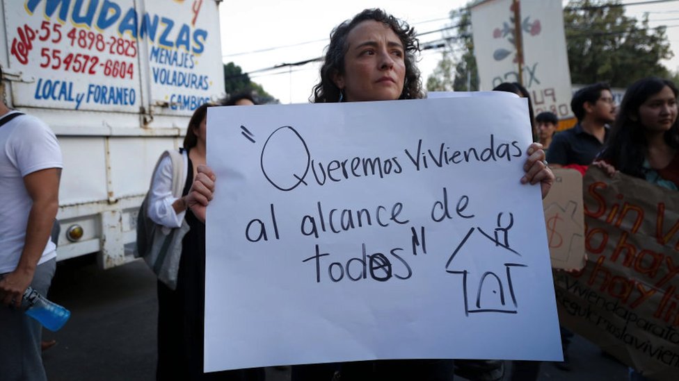 Protesta contra acuerdo de AirBnB y CDMX.