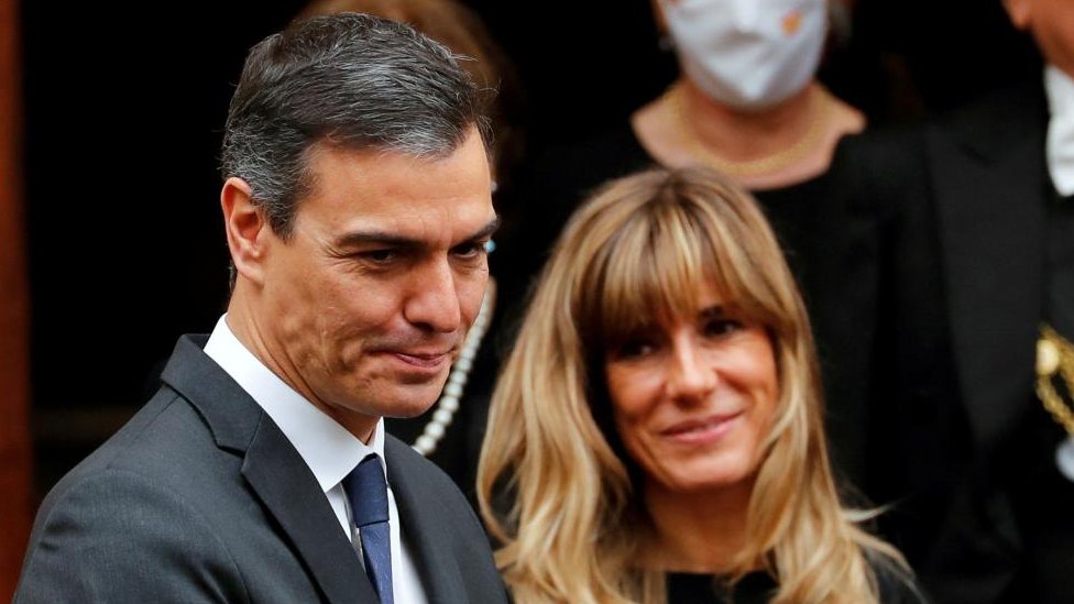 Spanish prosecutors ask judge to scrap case against Pedro Sánchezs wife