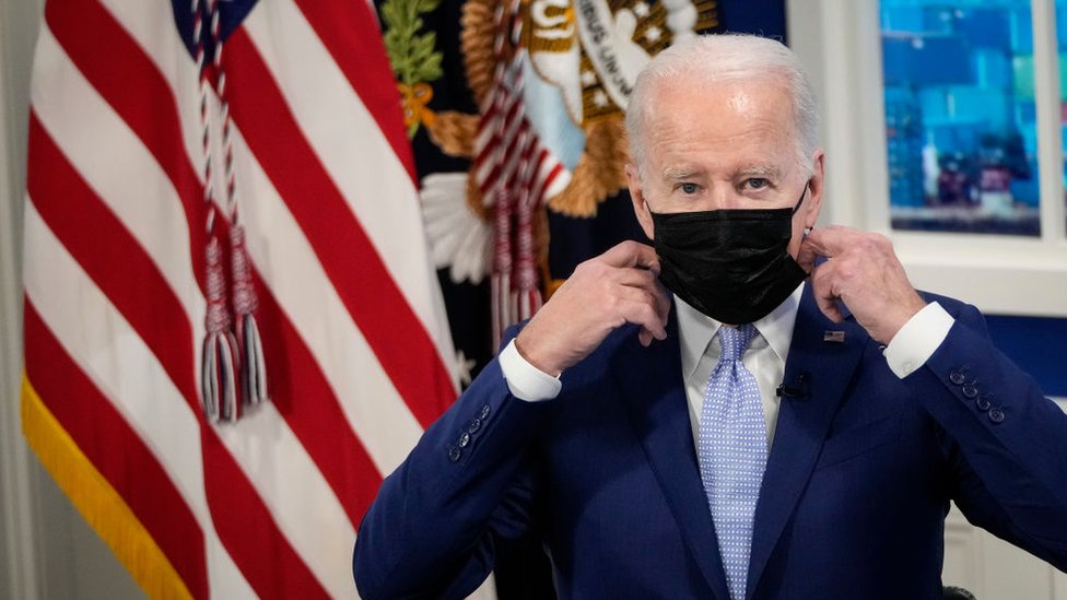 Omicron: Biden denies failure in pandemic testing response