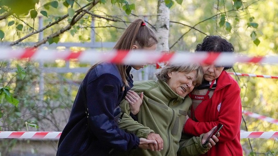 Очередной налет на Киев: трое погибших, включая ребенка. Власти выясняют, почему люди не смогли попасть в укрытие