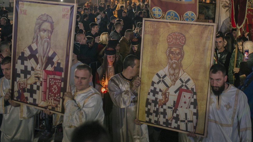 U litijama učestvuju i brojna sveštena lica Srpske pravoslavne crkve