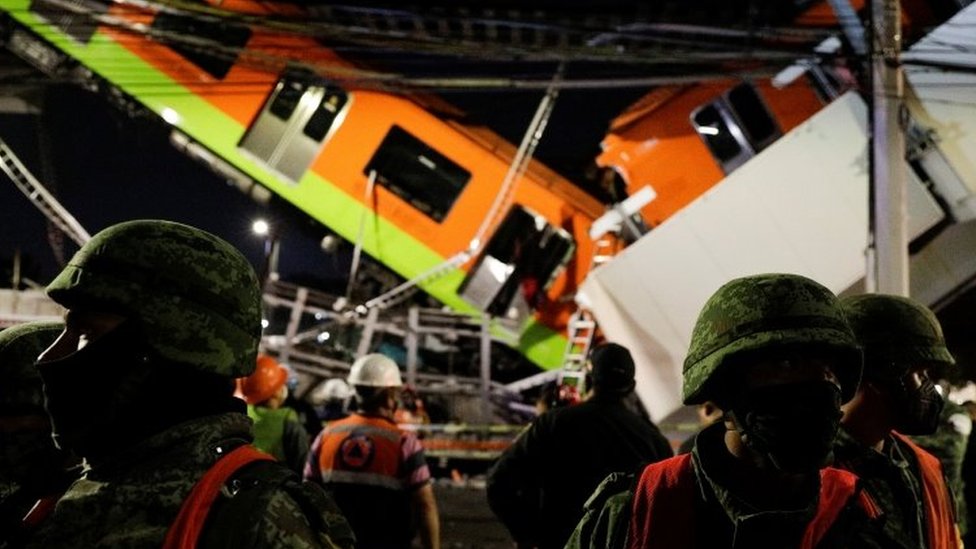 Rescuers work at a crash site in Mexico City, Mexico. Photo: 4 May 2021