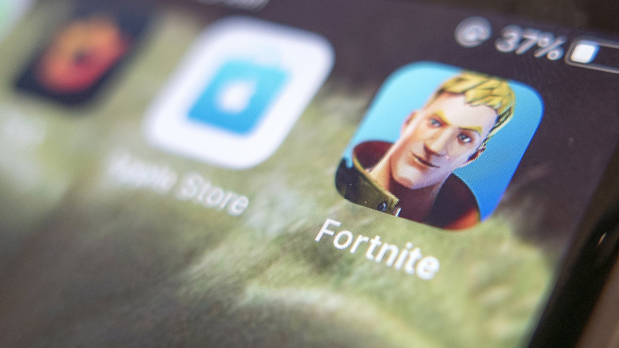 Fortnite is coming back to iOS, but not on the App Store