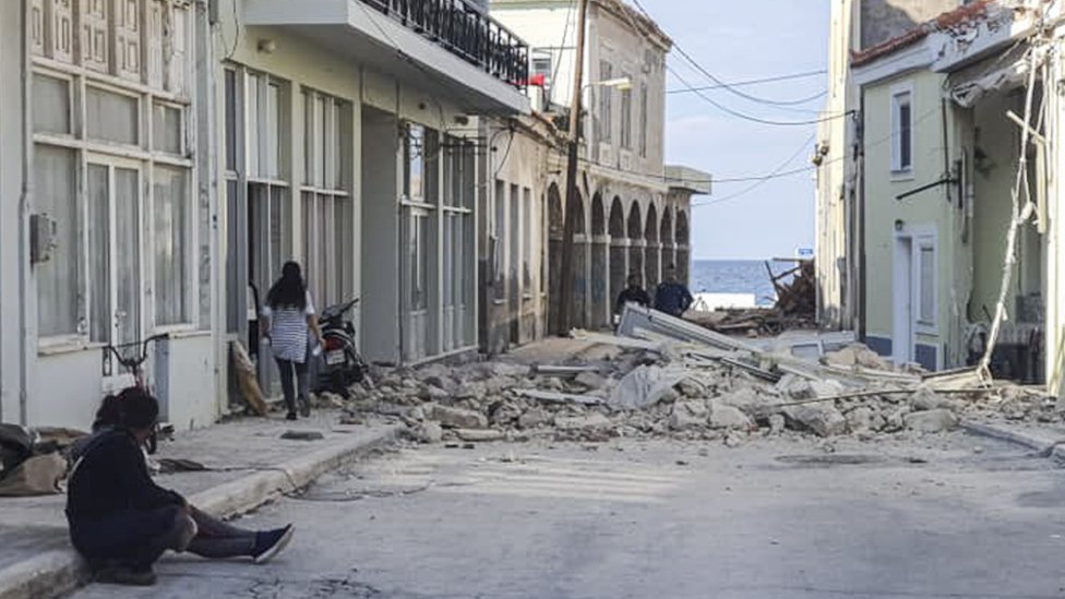 People assess the damage on Samos, Greece. Photo: 30 October 2020