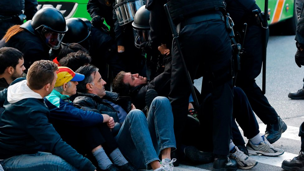 Catalan regional policemen (Mossos d