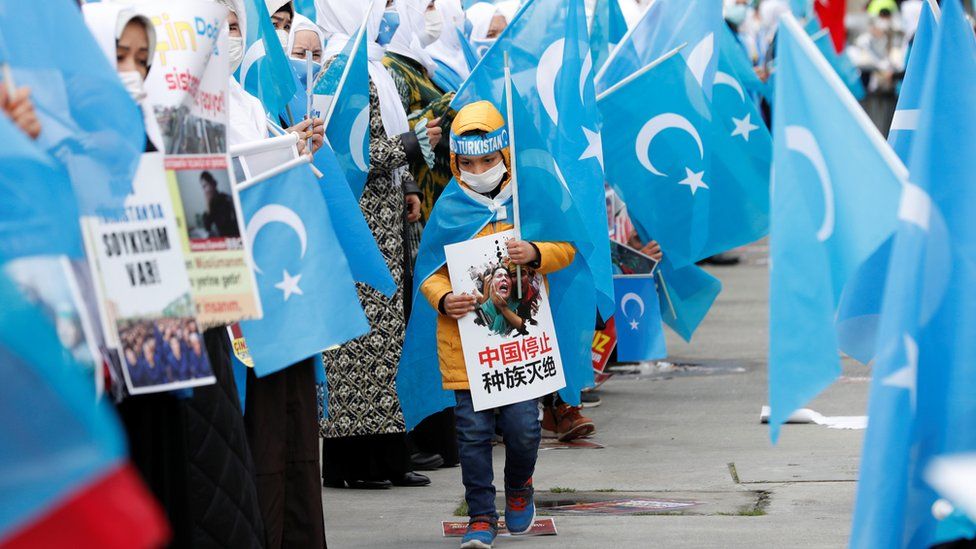 احتجاج الإيغور على معاملتهم في الصين