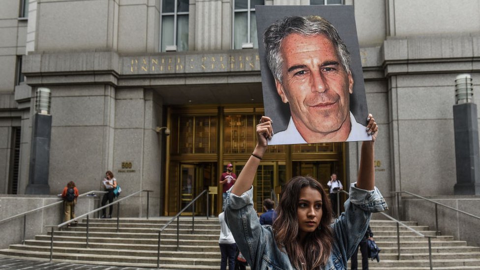Protesta audiencia caso Epstein.