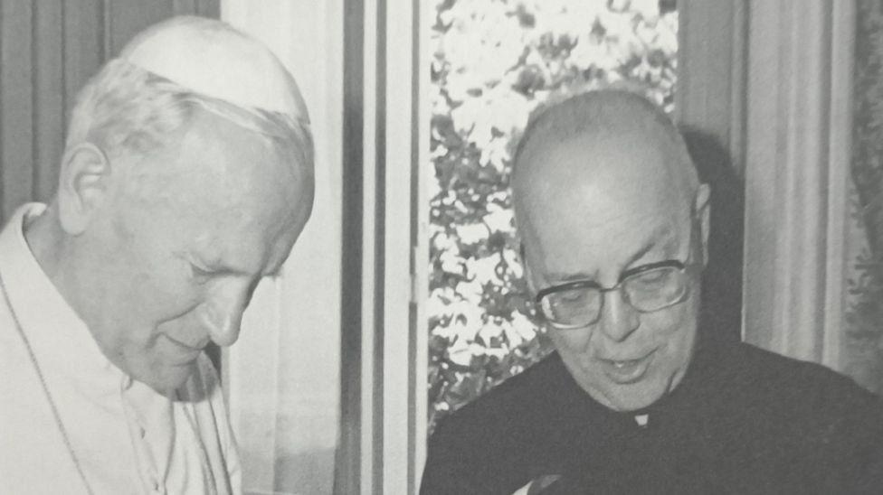 Pope John Paul II (left) with Father Gabriele Amorth