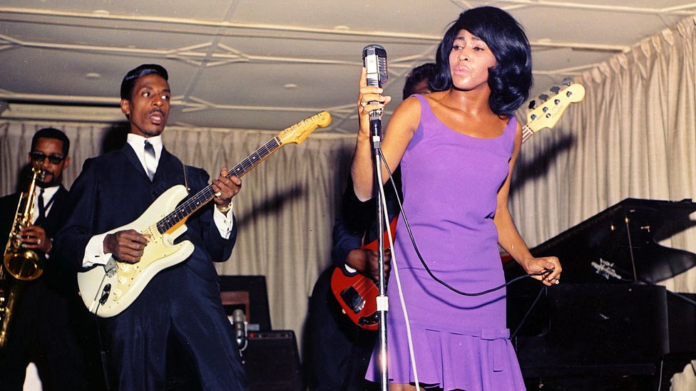 Ike y Tina Turner en una actuación musical