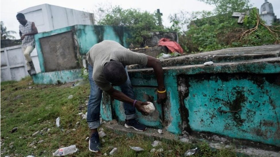 Haiti'de sarsıntı: Can kaybı 2 bine yaklaştı, 30 bin aile evsiz kaldı