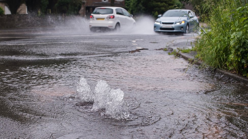 Прорыв водопровода