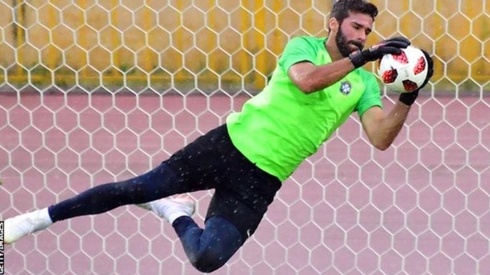 بيكر أثناء التدريبات