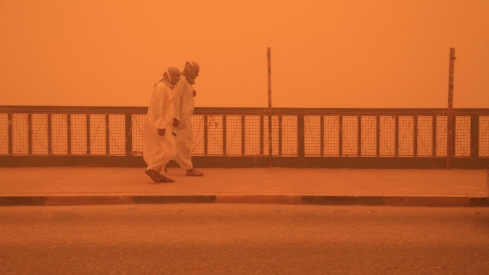 عاصفة ترابية في العراق (بغداد)