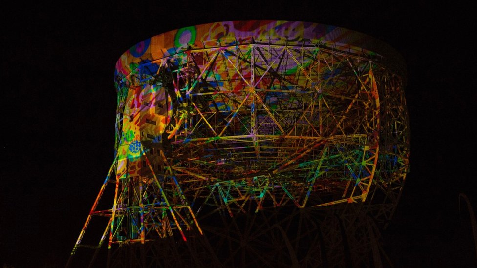 Телескоп Lovell освещен для фестиваля Bluedot 2017