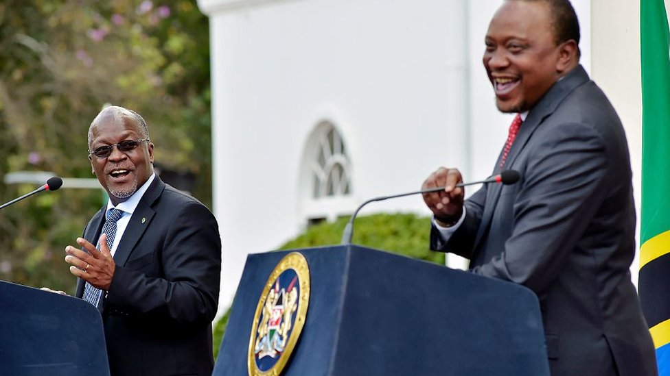 Президент Кении Ухуру Кеньятта и его коллега Джон Магуфули