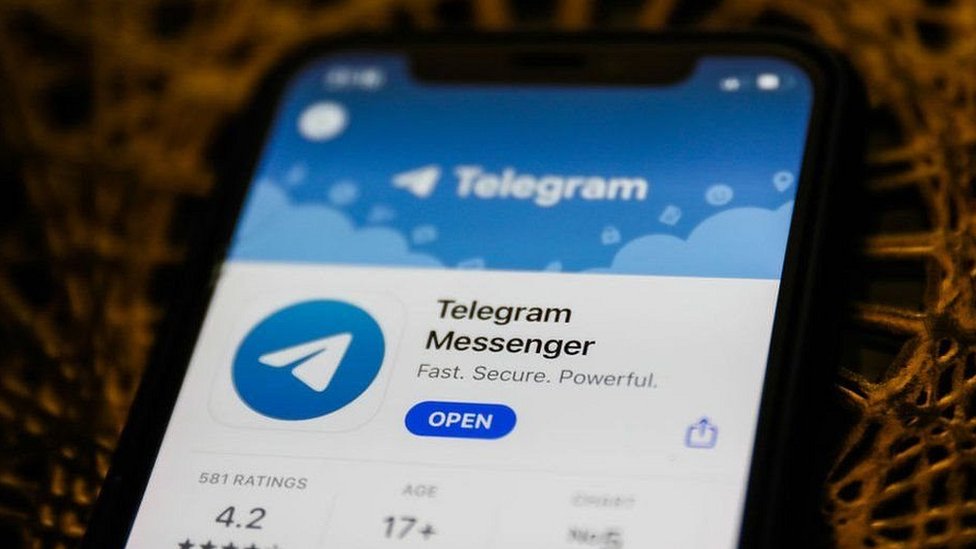 Celular con Telegram
