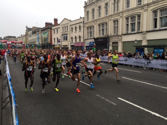 Cardiff Half Marathon 2015: Montage of moments from the race - BBC News