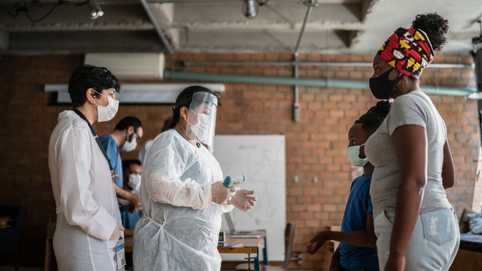 Covid: Brasil está pronto para declarar o 'fim' da pandemia?