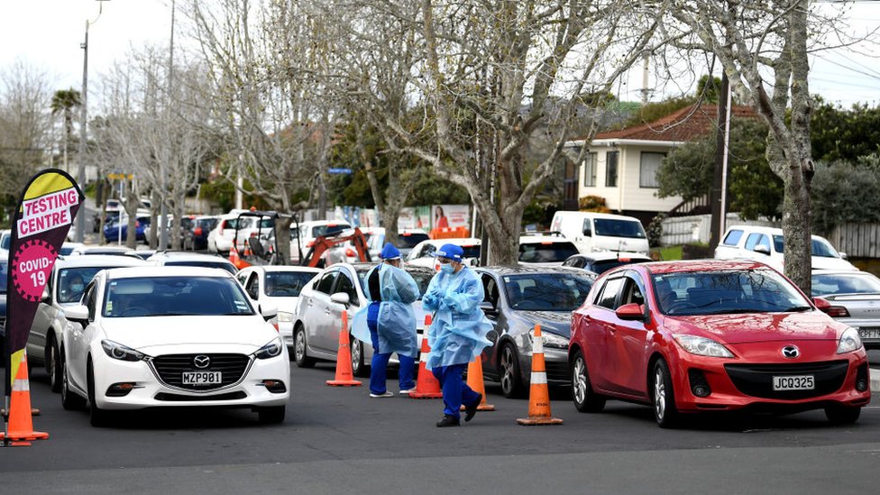 Covid pushes New Zealand into worst recession in years