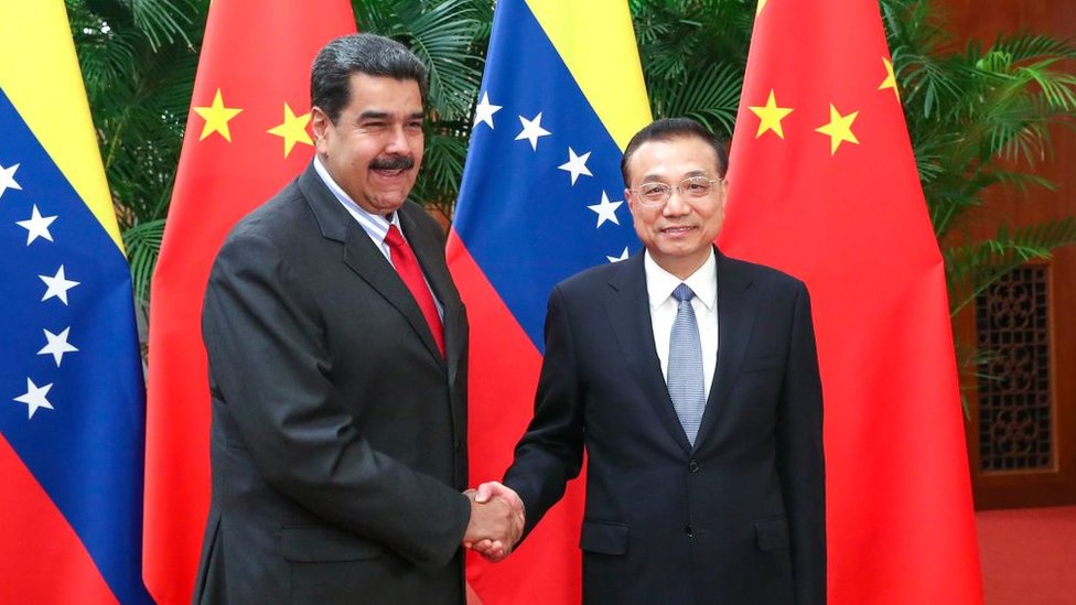 Nicolás Maduro con el premier Li Keqiang, durante una visita a China